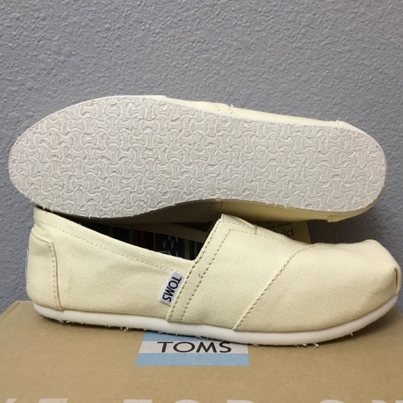 Women’s Toms Classic - Picture 2 of 5
